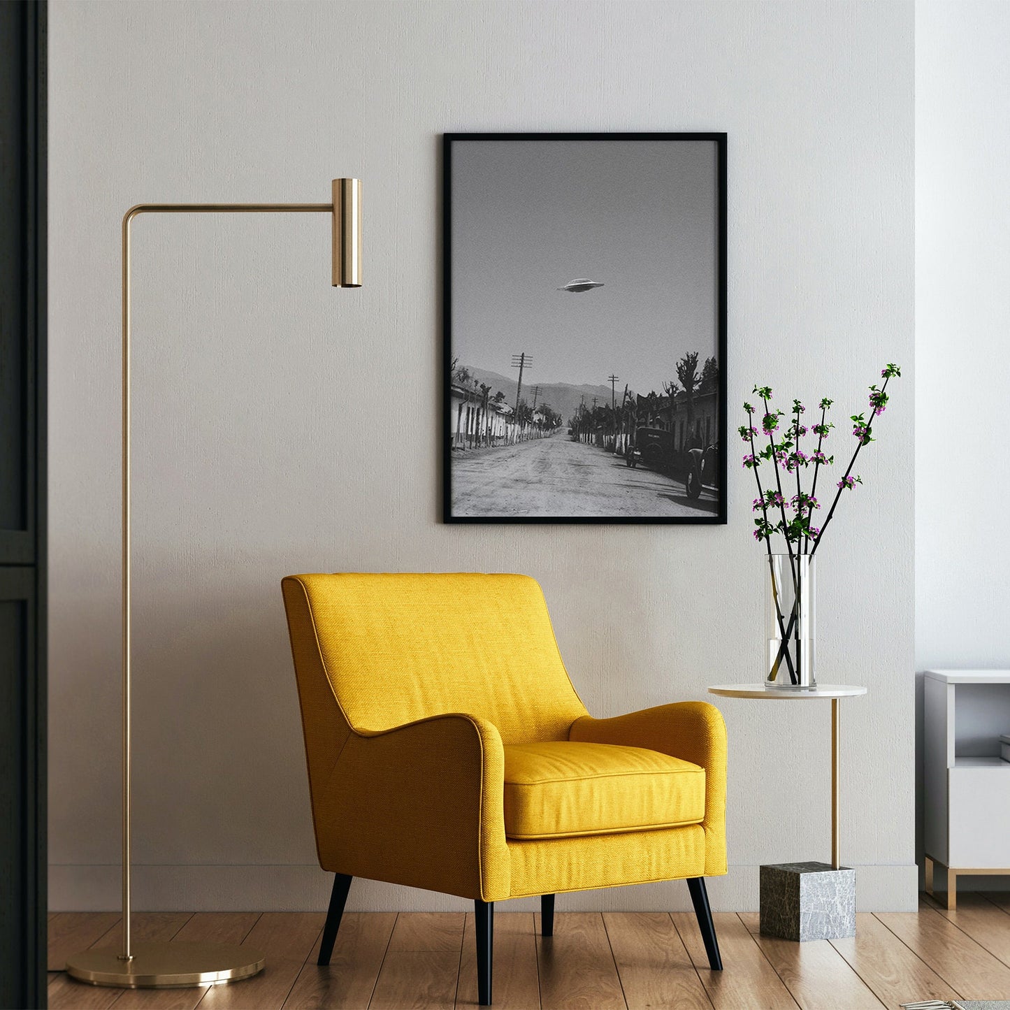 Soucoupe volante au-dessus d'une petite ville rétro des années 50 Poster